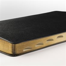 Bibel 2026 Slimline - Bonded leather Svart med tumindex